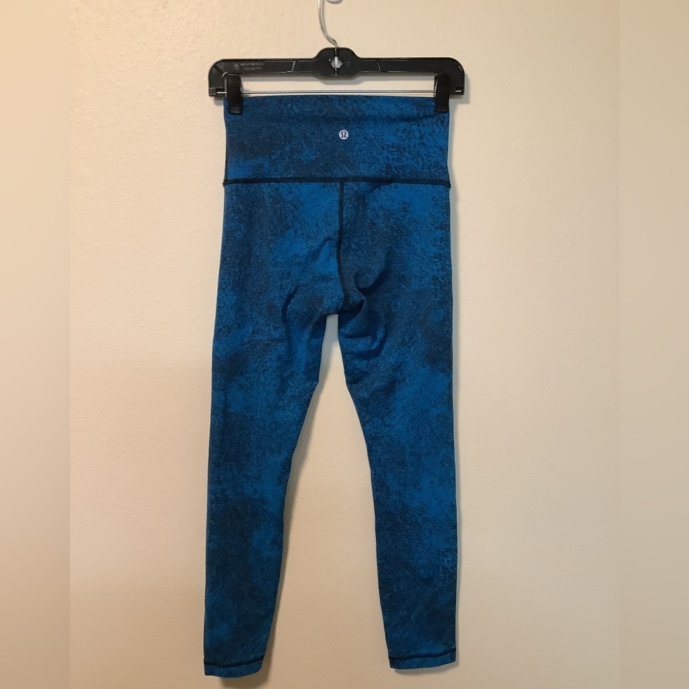 Lululemon high rise wunder under leggings Women’s size‎ 6 shocking blue black
